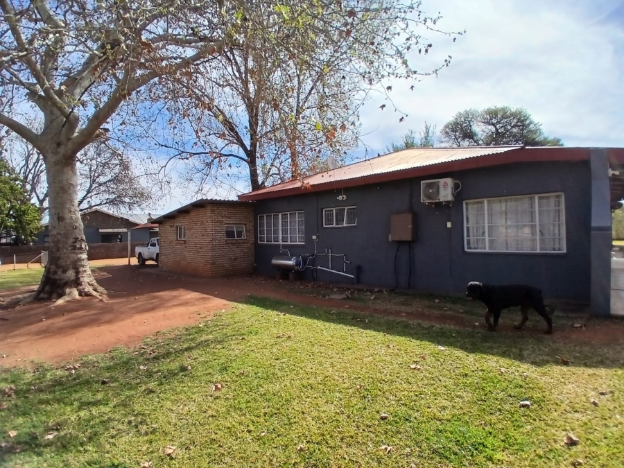 4 Bedroom Property for Sale in Kuruman Northern Cape